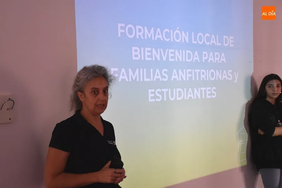 Foto 2 - AFS re&uacute;ne a las j&oacute;venes y sus familias que est&aacute;n bajo su tutela este curso