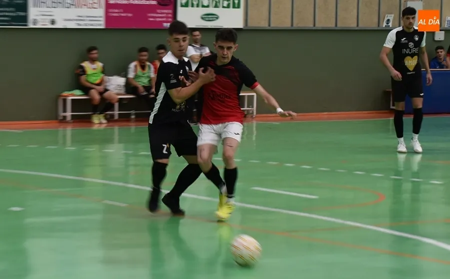 Foto 6 - Se le escapa al III Senior a 15&rdquo; para el final la victoria en su amistoso ante el River Zamora