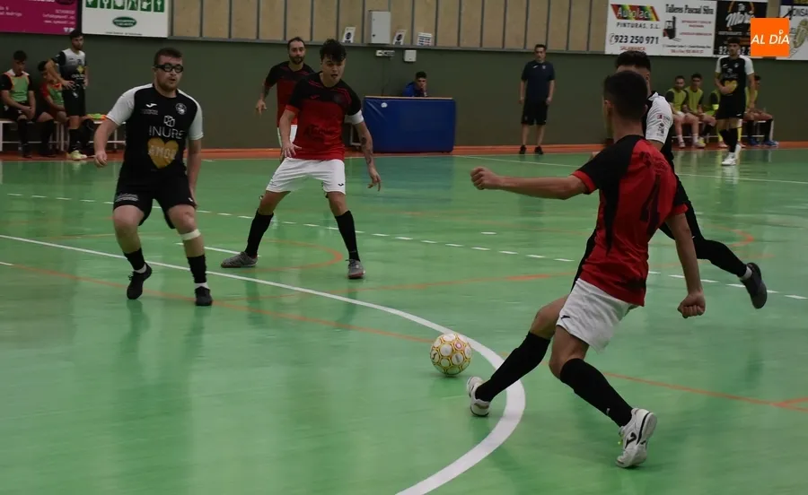 Foto 9 - Se le escapa al III Senior a 15&rdquo; para el final la victoria en su amistoso ante el River Zamora
