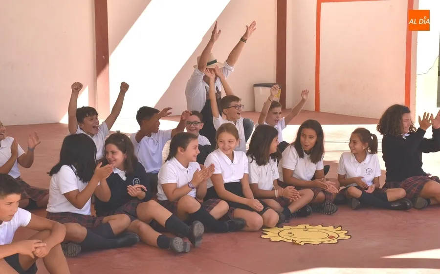 Foto 8 - Misioneras-Santa Teresa planta literalmente las semillas del curso 2022/2023