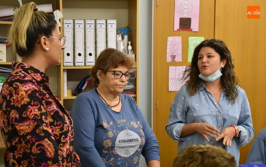 Foto 4 - Concedida una ayuda de 500&euro; a AFAD, que suma m&aacute;s personas a su aula de envejecimiento
