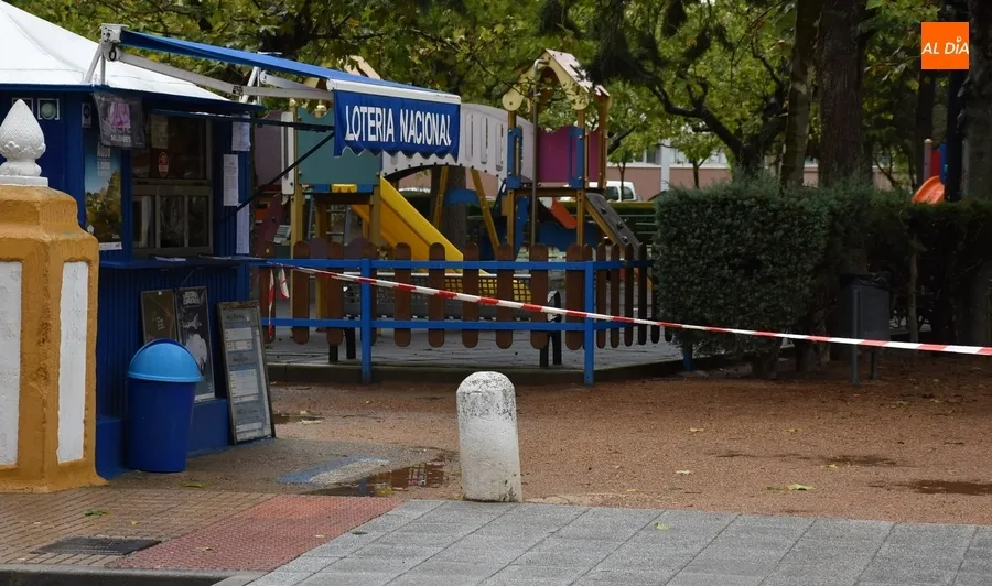 Foto 3 - Danielle obliga a cerrar los parques tras hacer ceder ramas de todos los tama&ntilde;os
