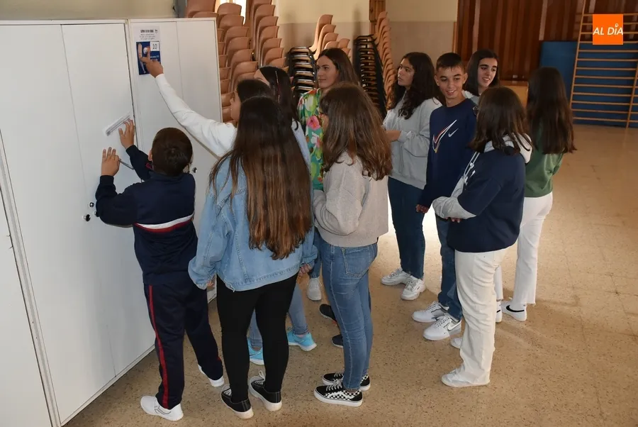 Foto 3 - Divertida vuelta a las aulas de los alumnos de Secundaria de Misioneras-Santa Teresa