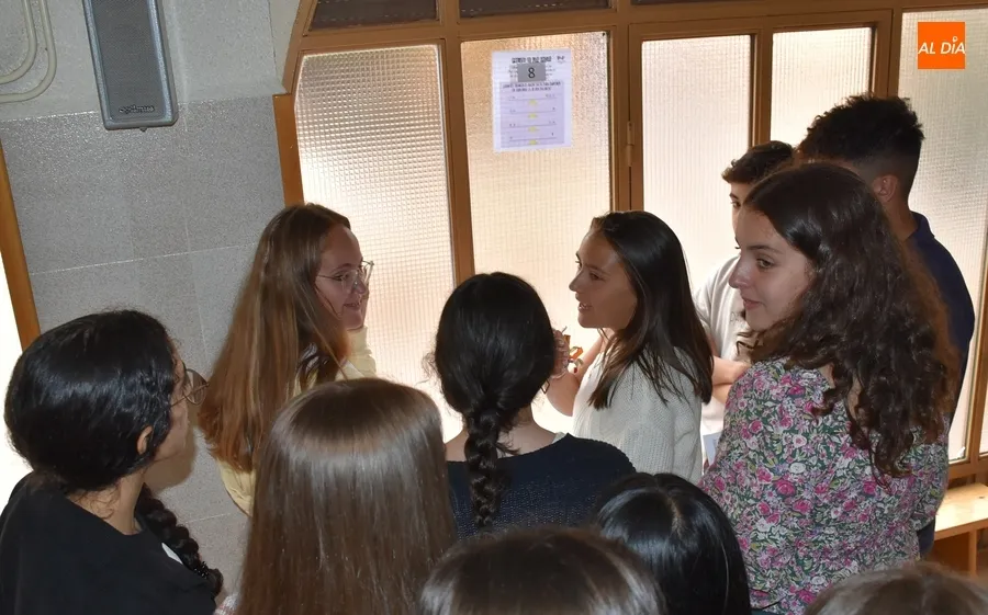 Foto 5 - Divertida vuelta a las aulas de los alumnos de Secundaria de Misioneras-Santa Teresa