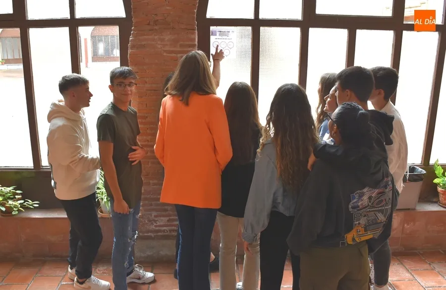 Foto 7 - Divertida vuelta a las aulas de los alumnos de Secundaria de Misioneras-Santa Teresa