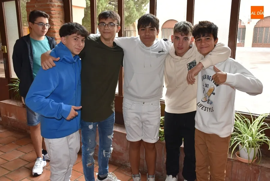 Foto 8 - Divertida vuelta a las aulas de los alumnos de Secundaria de Misioneras-Santa Teresa