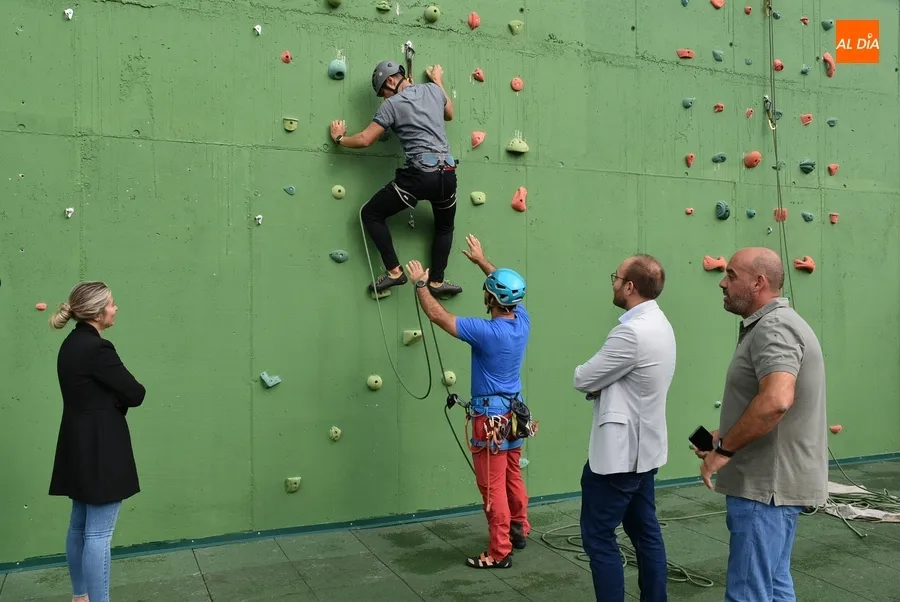 Foto 5 - Ciudad Rodrigo se suma a la fiebre por la escalada deportiva con un roc&oacute;dromo municipal