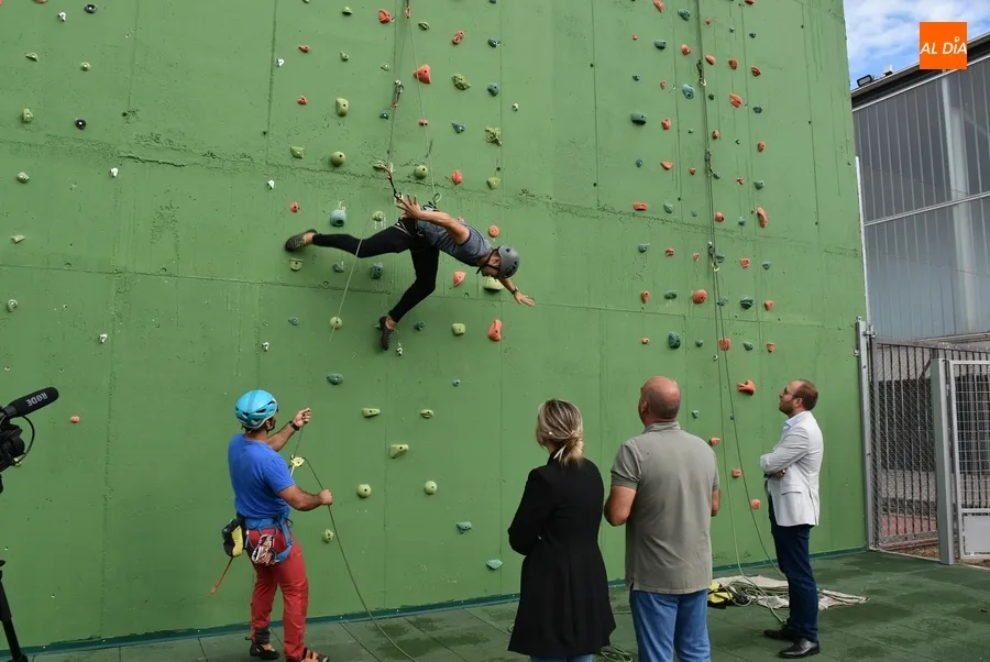 Foto 11 - Ciudad Rodrigo se suma a la fiebre por la escalada deportiva con un roc&oacute;dromo municipal