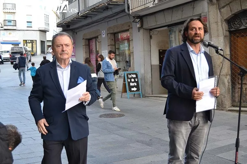 Foto 7 - El PSOE de B&eacute;jar recuerda el esp&iacute;ritu de la revoluci&oacute;n