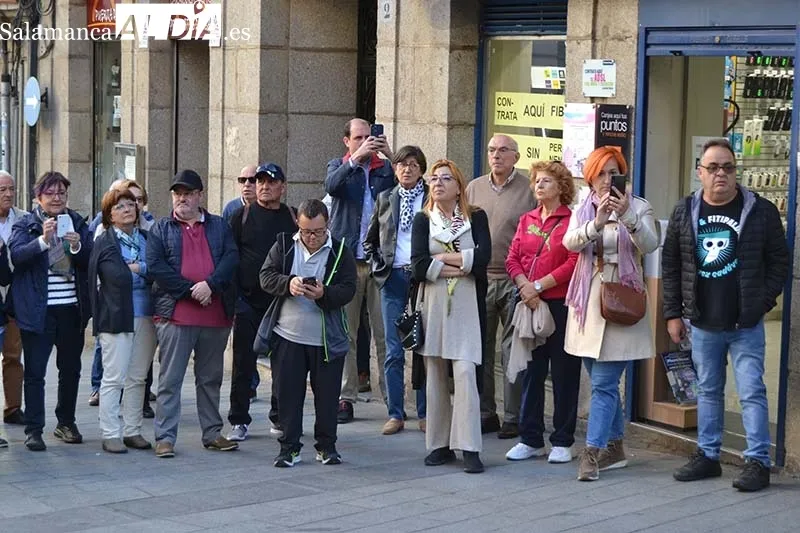 Foto 2 - El PSOE de B&eacute;jar recuerda el esp&iacute;ritu de la revoluci&oacute;n