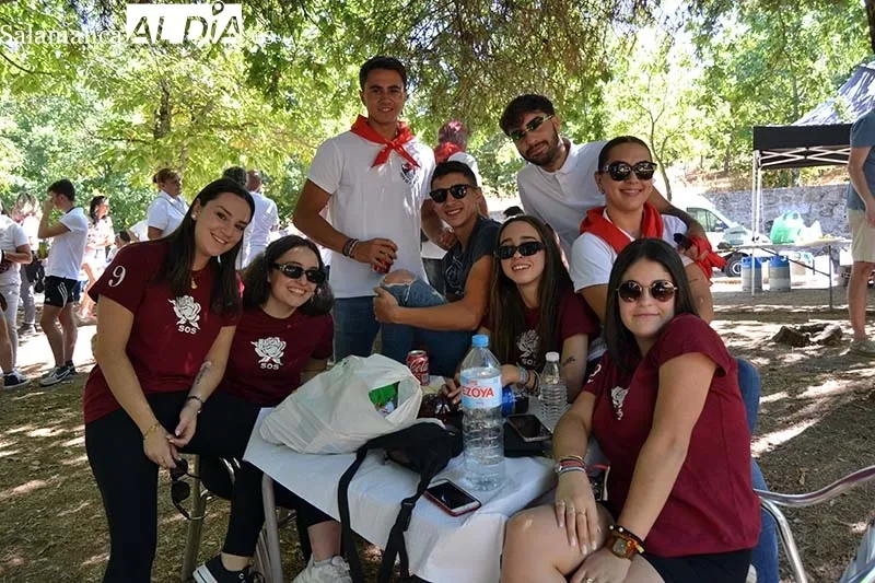 Foto 9 - Las pe&ntilde;as de B&eacute;jar protagonizan el pen&uacute;ltimo d&iacute;a de fiestas
