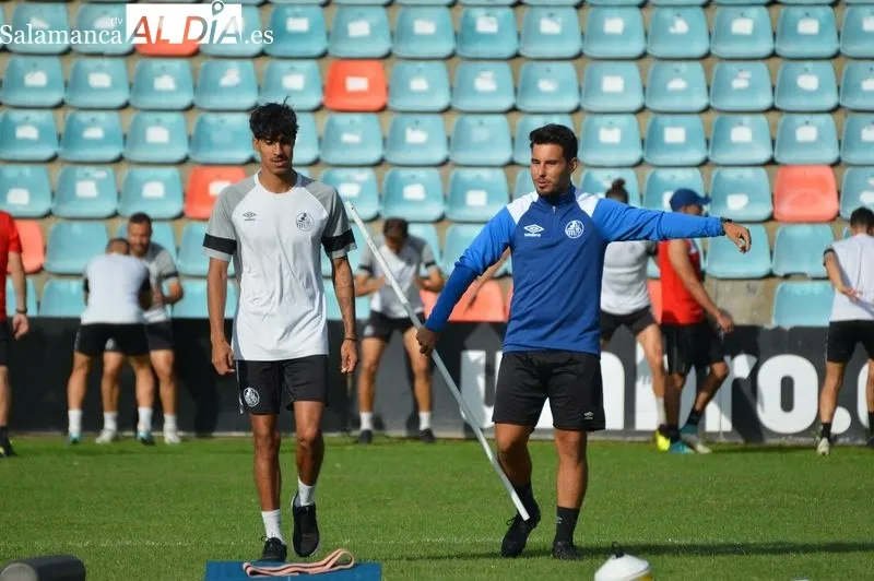 Foto 8 - Mar&iacute;a no da pistas para el derbi: se encierra en el Helm&aacute;ntico y Pereira se prueba con el Salamanca UDS