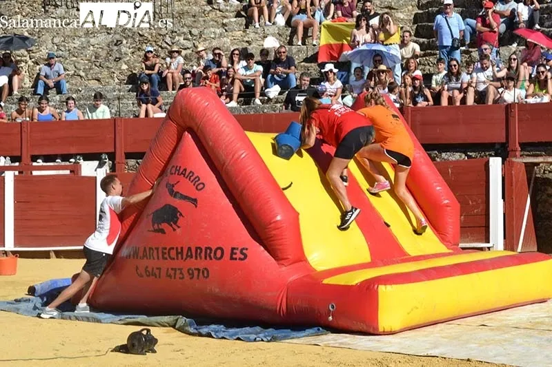 Foto 9 - Ambientazo en el Humor Amarillo de B&eacute;jar