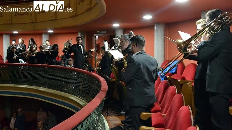 Foto 8 - B&eacute;jar honra a a Reyes Coll y a la Banda Municipal de M&uacute;sica