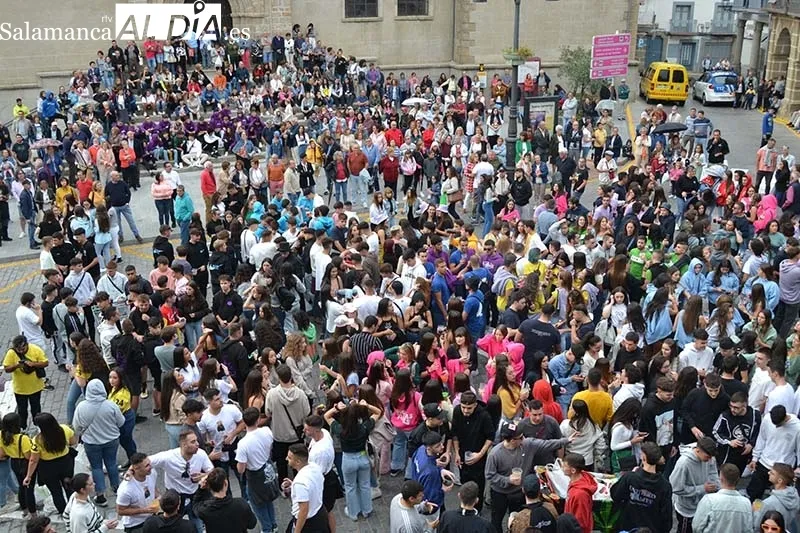 Foto 3 - Alegr&iacute;a, color y m&uacute;sica en el arranque de las fiestas en B&eacute;jar