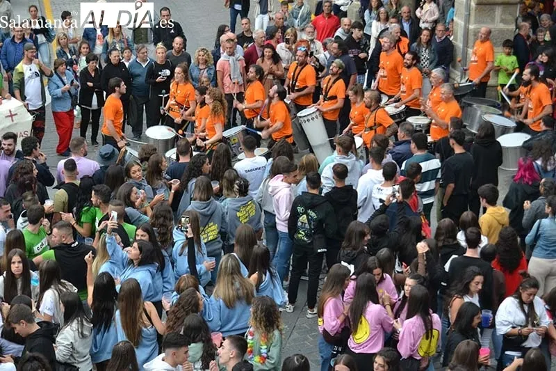 Foto 8 - Alegr&iacute;a, color y m&uacute;sica en el arranque de las fiestas en B&eacute;jar