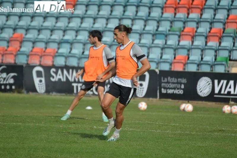 Foto 2 - Mar&iacute;a no da pistas para el derbi: se encierra en el Helm&aacute;ntico y Pereira se prueba con el Salamanca UDS