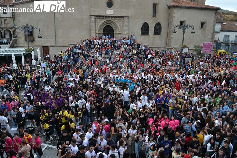 Foto 6 - Alegría, color y música en el arranque de las fiestas en Béjar