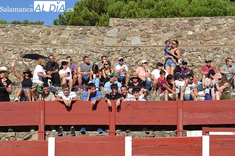 Foto 6 - Ambientazo en el Humor Amarillo de B&eacute;jar