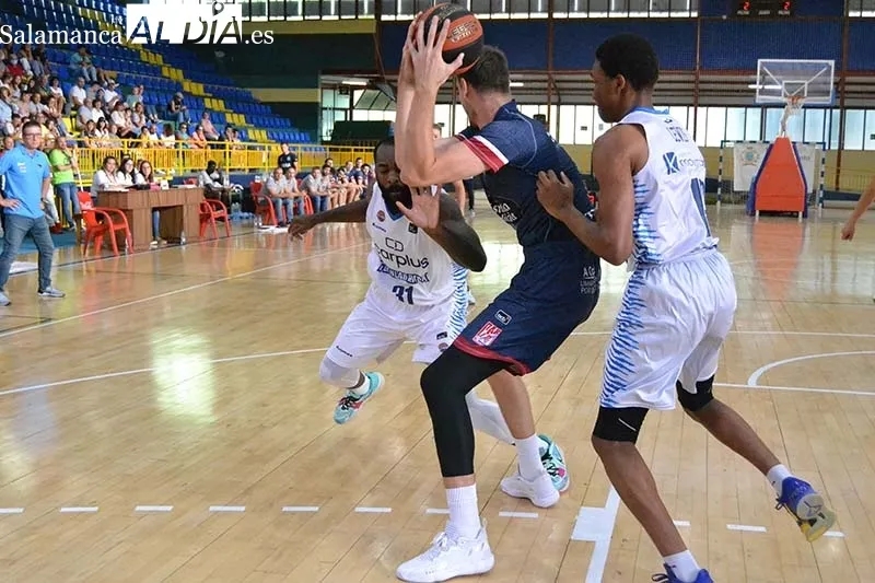 Foto 11 - Baloncesto de altos vuelos en B&eacute;jar