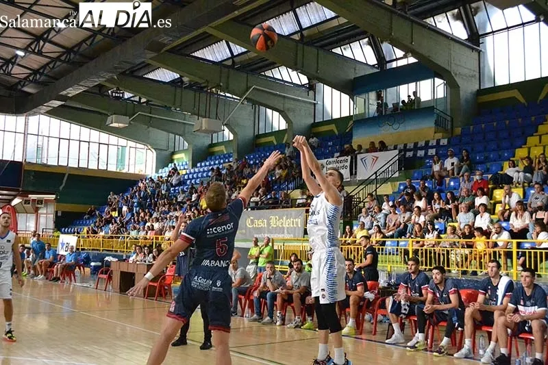 Foto 7 - Baloncesto de altos vuelos en B&eacute;jar