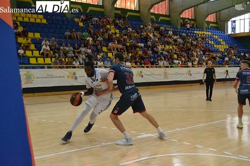 Foto 3 - Baloncesto de altos vuelos en B&eacute;jar