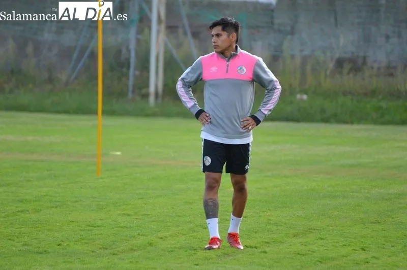 Foto 9 - Gustavo aprieta para estar disponible y ya entrena con normalidad en el Salamanca UDS