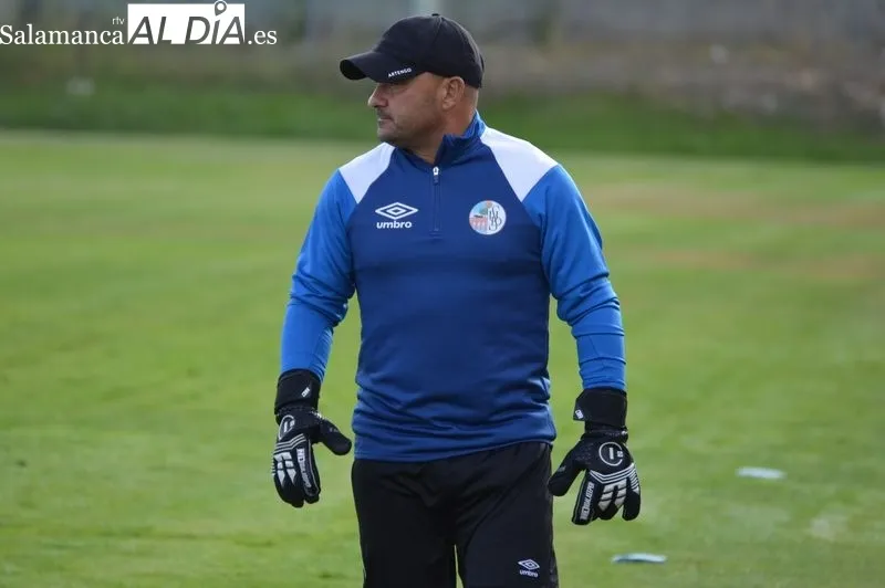 Foto 8 - Gustavo aprieta para estar disponible y ya entrena con normalidad en el Salamanca UDS