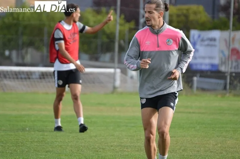 Foto 7 - Gustavo aprieta para estar disponible y ya entrena con normalidad en el Salamanca UDS