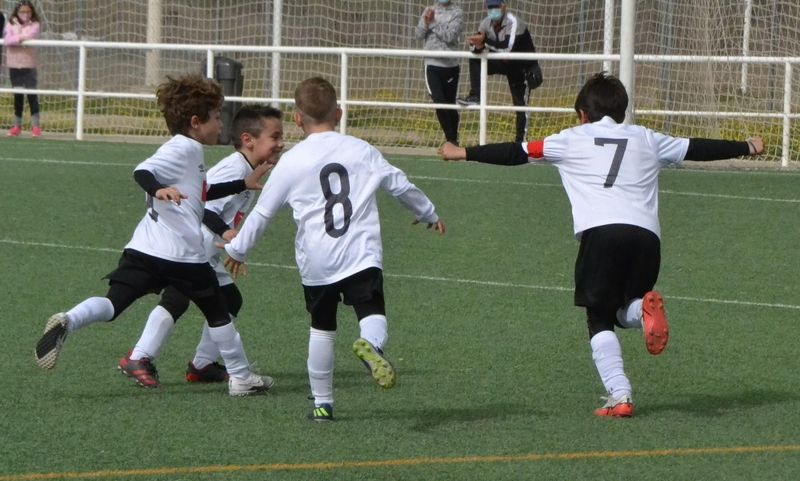 Foto 1 - El Infantil y los cuatro equipos de Fútbol 7 del Ciudad Rodrigo CF ya tienen calendarios