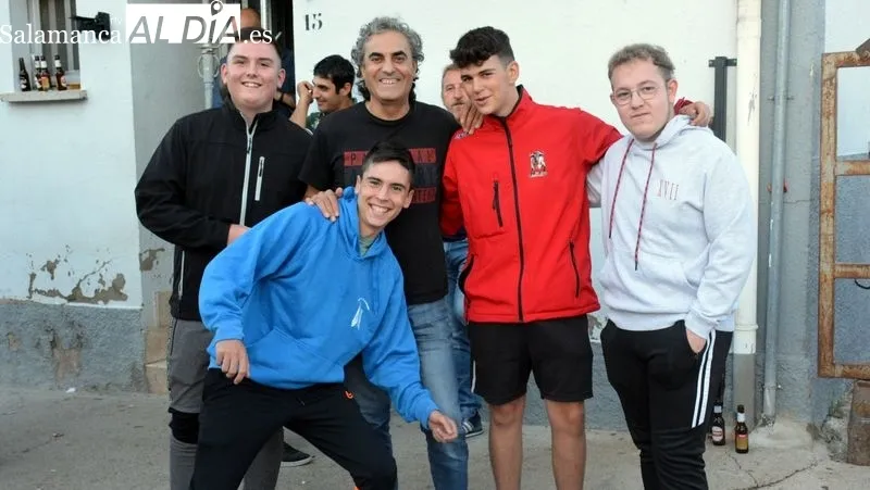 Foto 5 - Ba&ntilde;ob&aacute;rez inicia sus festejos taurinos con un entretenido 'Toro de caj&oacute;n'