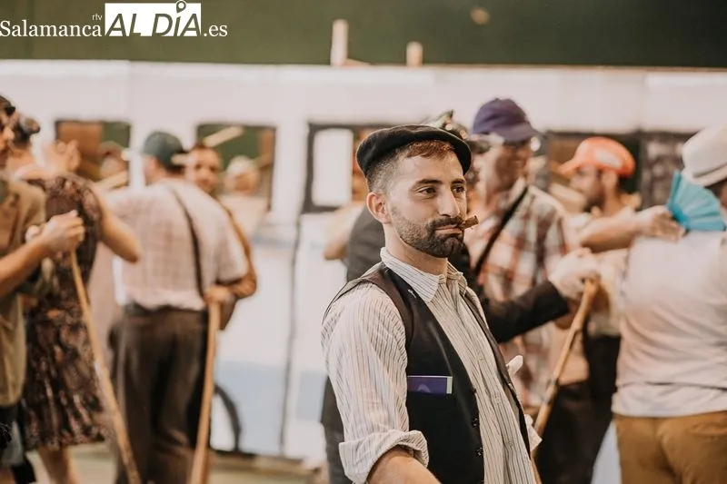 Foto 4 - La fiesta estalla en Navales con un colorido y concurrido desfile de disfraces