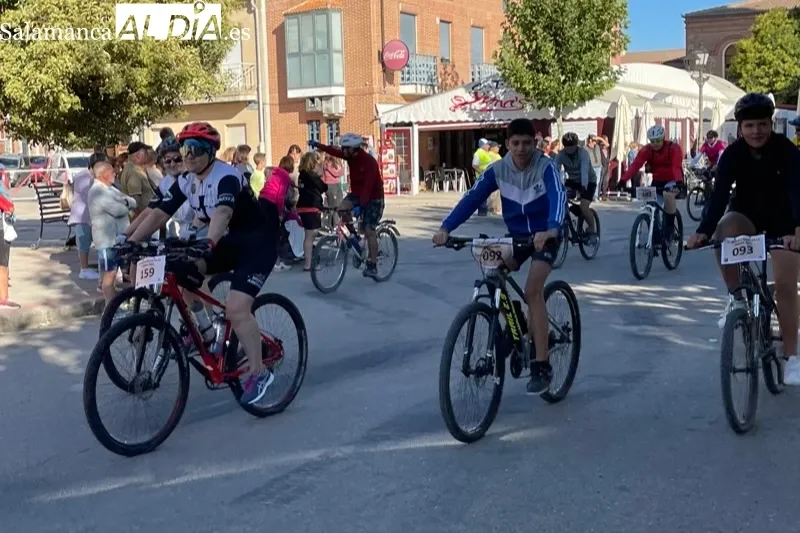 La KDD BTT Ruta de la Piedra ponía en marcha este domingo su novena edición en Cantalapiedra 