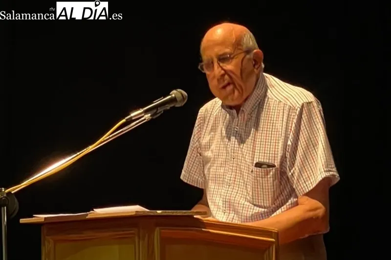 La familia de José Flores recogía la Encina de Oro póstuma a José Flores