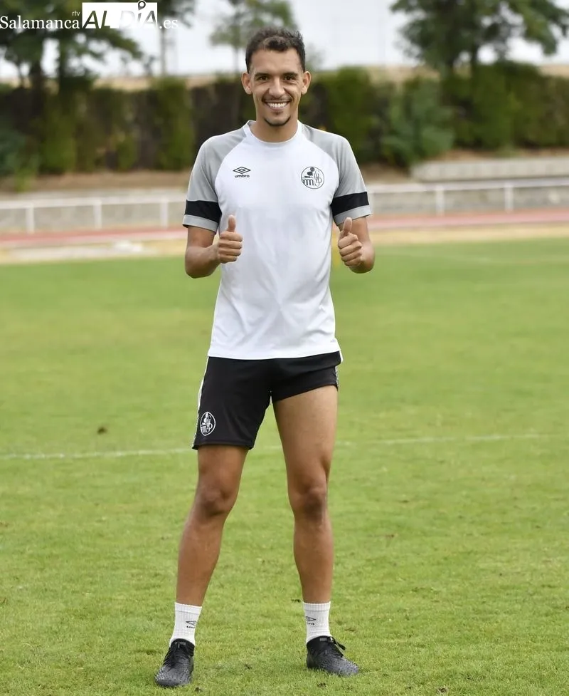 Joel en el entrenamiento del Salamanca UDS de este lunes, en las Pistas