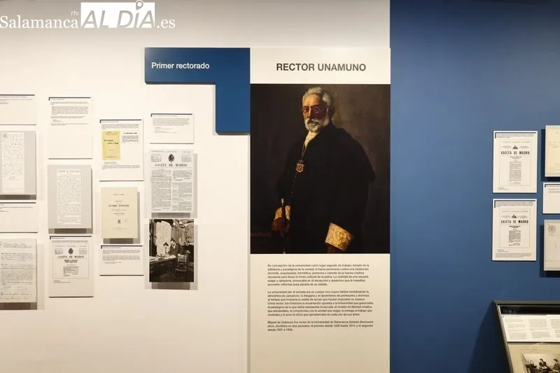 Exposición “Unamuno. Profesor y rector” en la sala del Patio de Escuelas Menores. Foto de David Sañudo