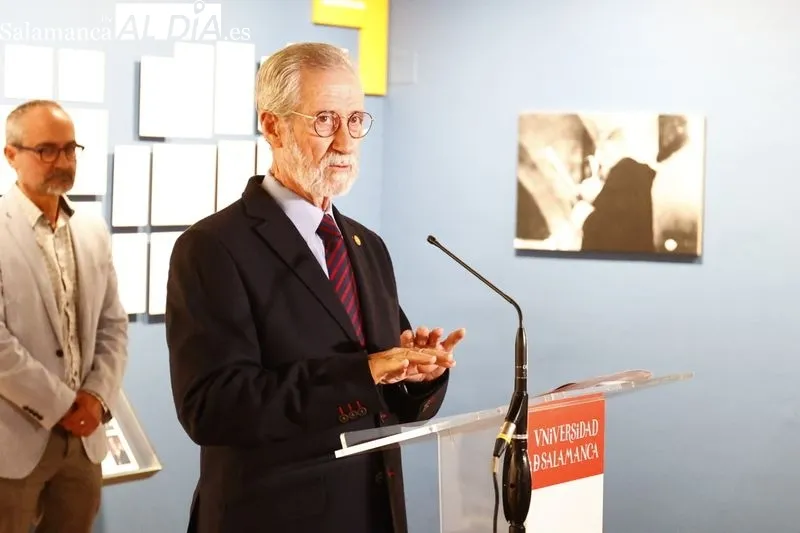 Exposición “Unamuno. Profesor y rector” en la sala del Patio de Escuelas Menores. Foto de David Sañudo