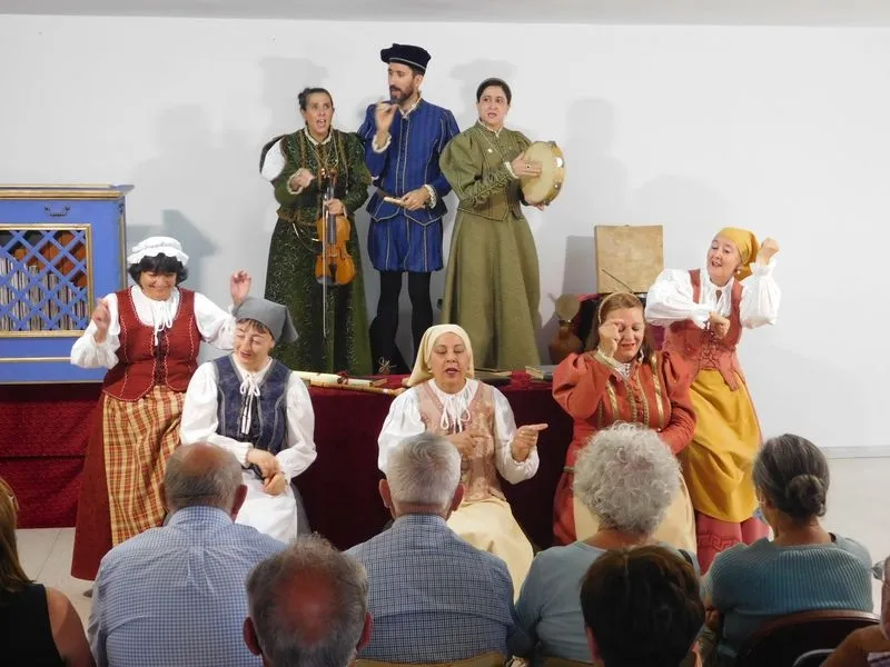 Montaje teatral “Buscando a Nebrija” de Denis Rafter en Forfoleda