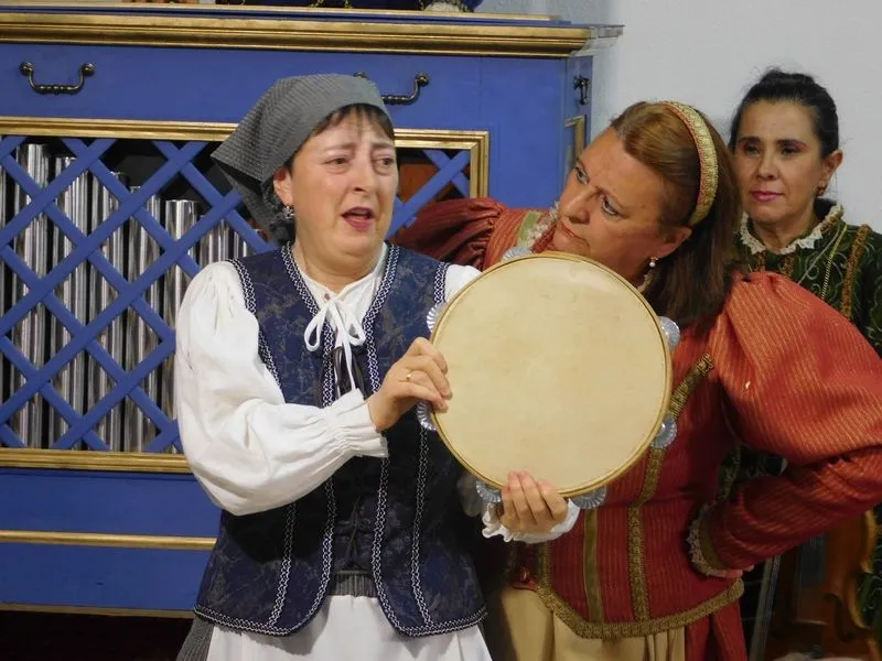 Montaje teatral “Buscando a Nebrija” de Denis Rafter en Forfoleda