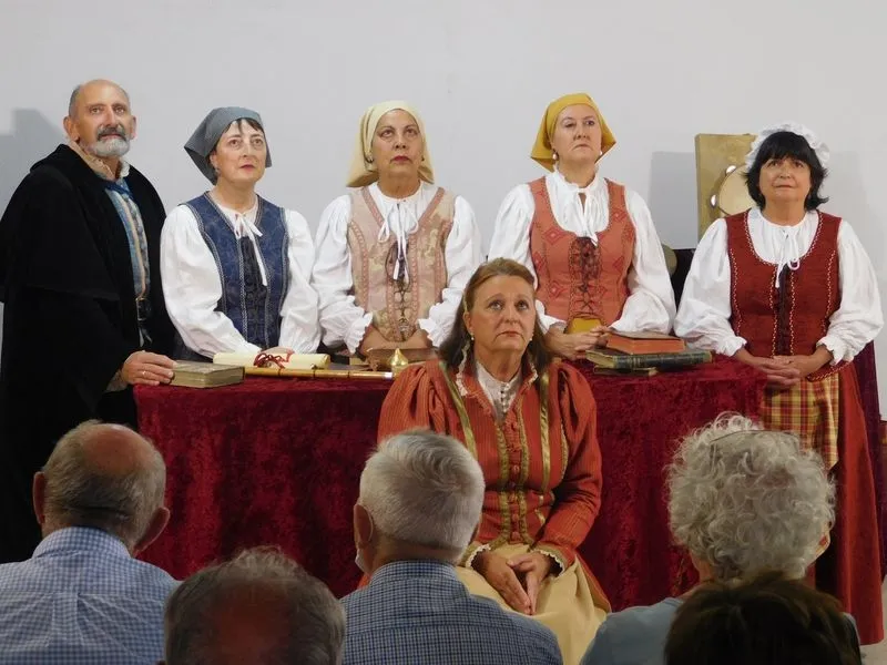 Montaje teatral “Buscando a Nebrija” de Denis Rafter en Forfoleda