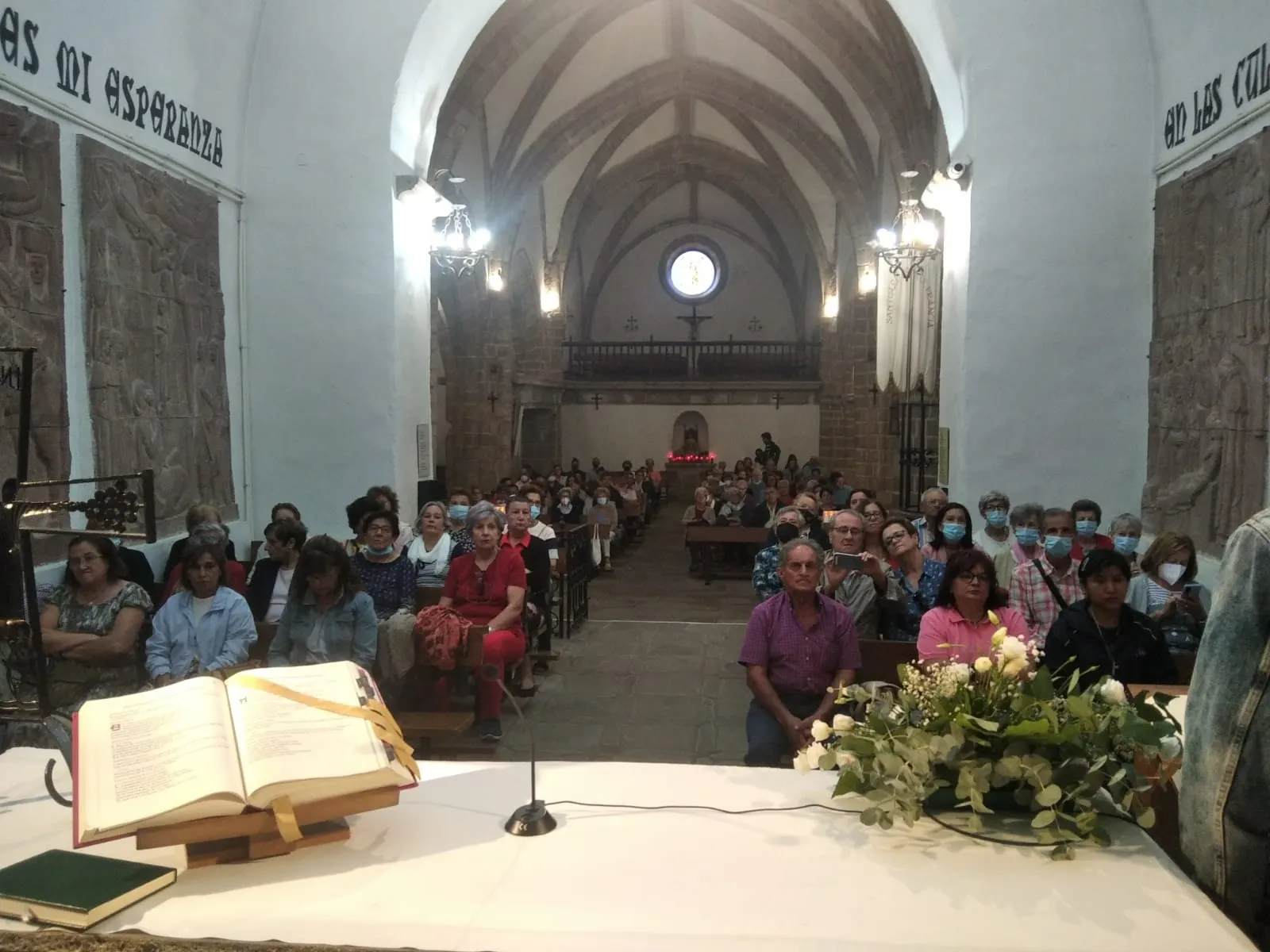 Foto 9 - La Parroquia de San Andr&eacute;s peregrina al Santuario de la Pe&ntilde;a de Francia