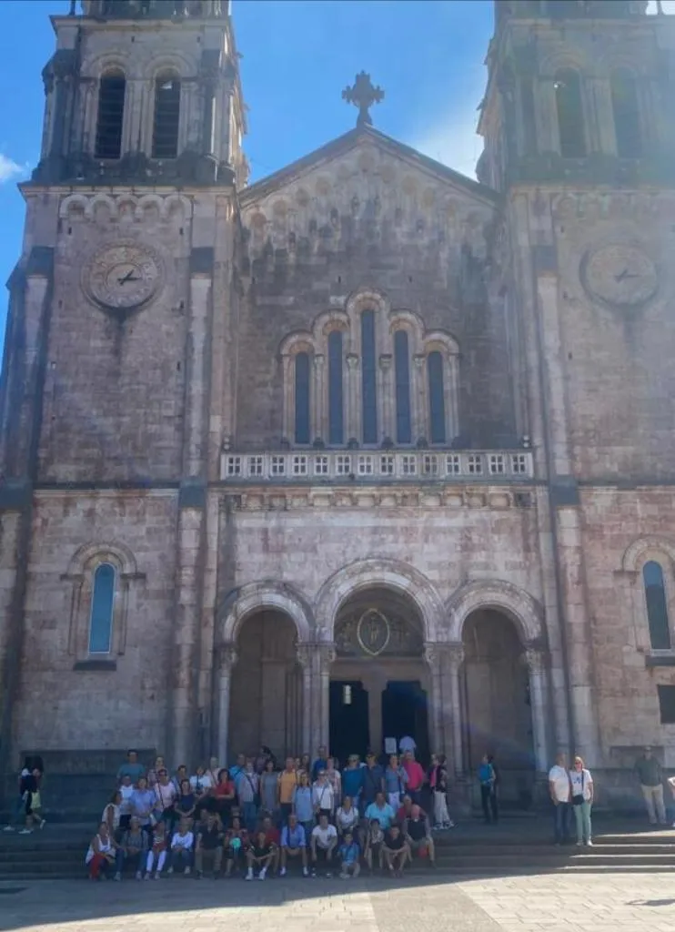 Foto 2 - La AVV del Barrio Nuevo disfruta de un viaje por Asturias 