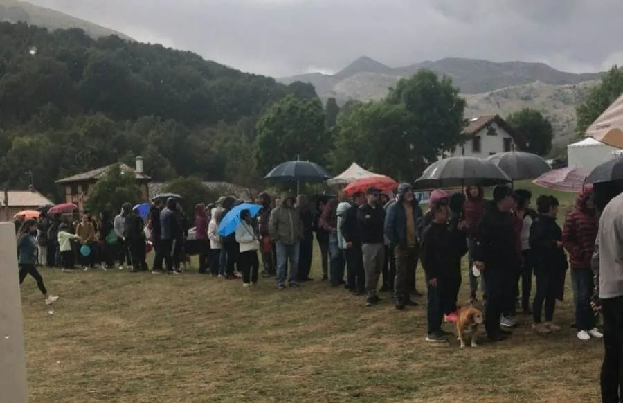 Foto 6 - Ciudad Rodrigo reparte 1.000 raciones de huevos fritos con farinato en Naturcyl