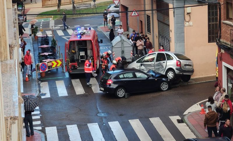 Imágenes del accidente que se ha producido en la calle Fernando de Rojas