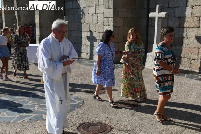 Villares de Yeltes celebra las fiestas de La Ofrenda en honor a la Virgen del Rosario / CORRAL