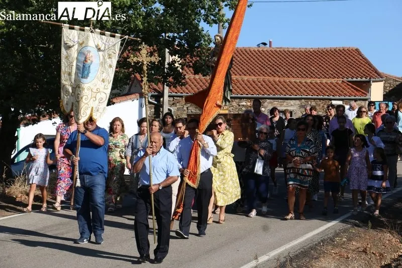 Villares de Yeltes celebra las fiestas de La Ofrenda en honor a la Virgen del Rosario / CORRAL