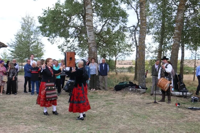 Homenaje a la Virgen de los Reyes en Villaseco de los Reyes / CORRAL 
