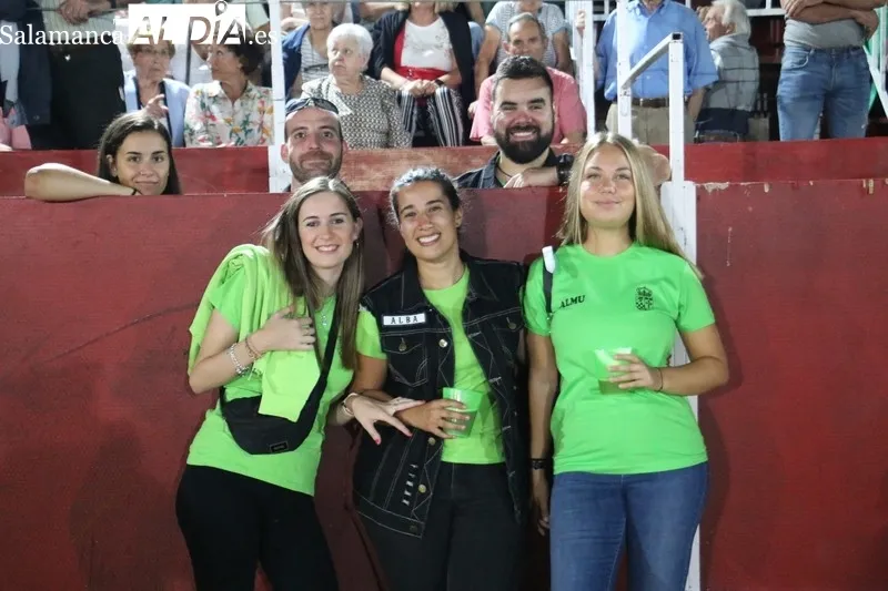 Desfile de Carrozas en Barruecopardo / CORRAL