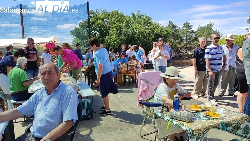Gran paella en Villares de Yeltes para continuar con las fiestas / CORRAL