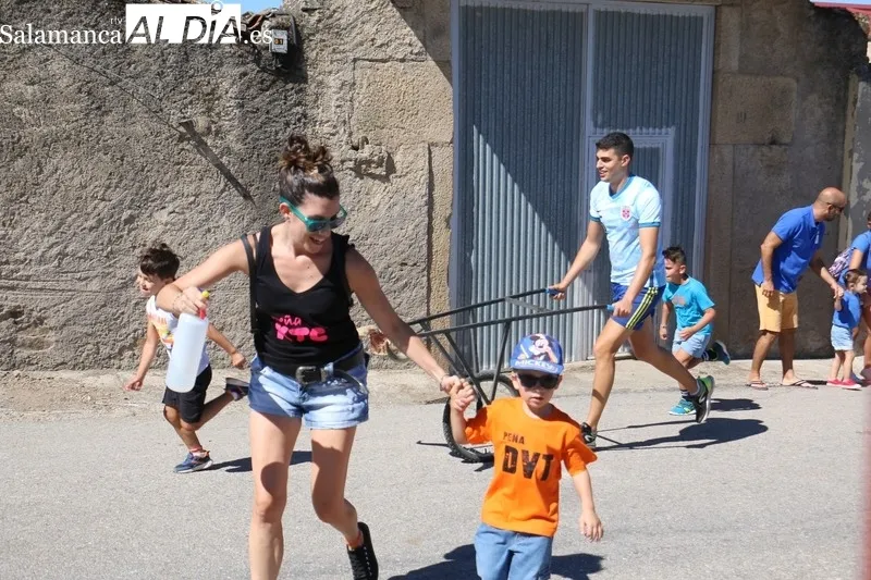 Primer encierro de las fiestas de Barruecopardo con cuatro novillos de Valrubio y Valdeflores / CORRAL